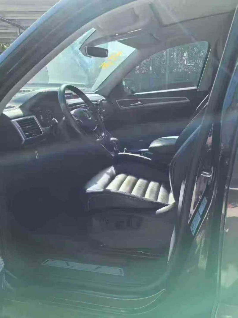 保山18年大众途昂5