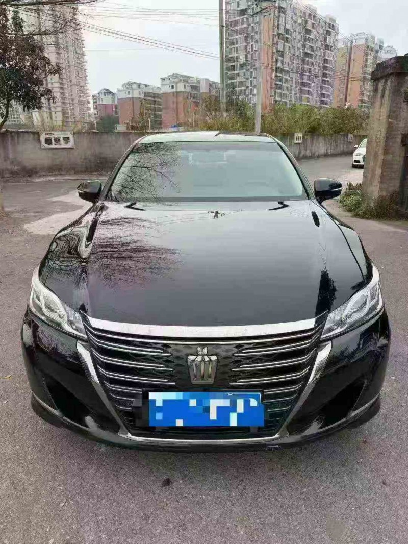 钦州19年丰田皇冠1