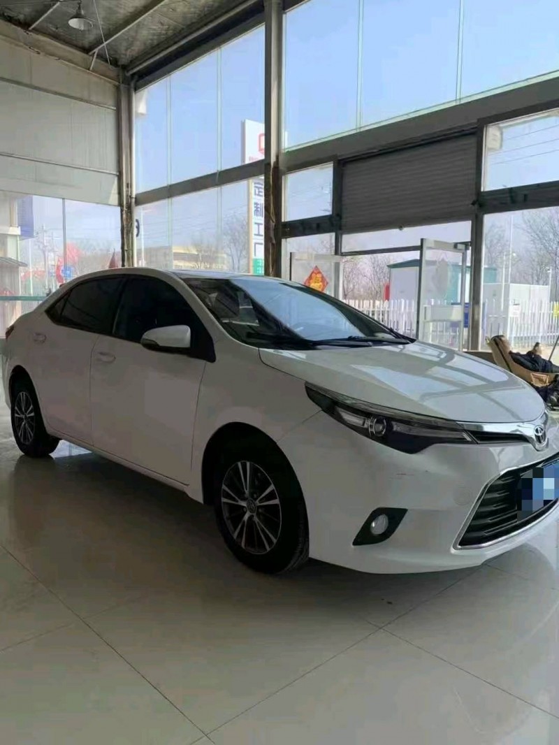 青岛16年丰田雷凌2