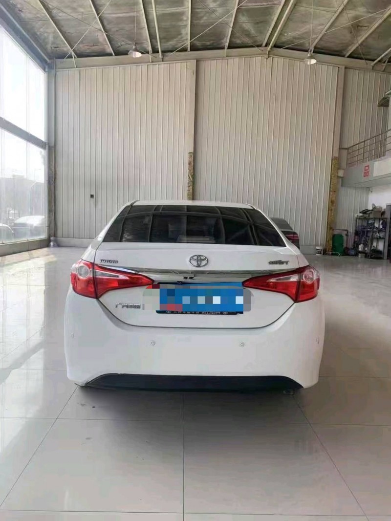 青岛16年丰田雷凌6