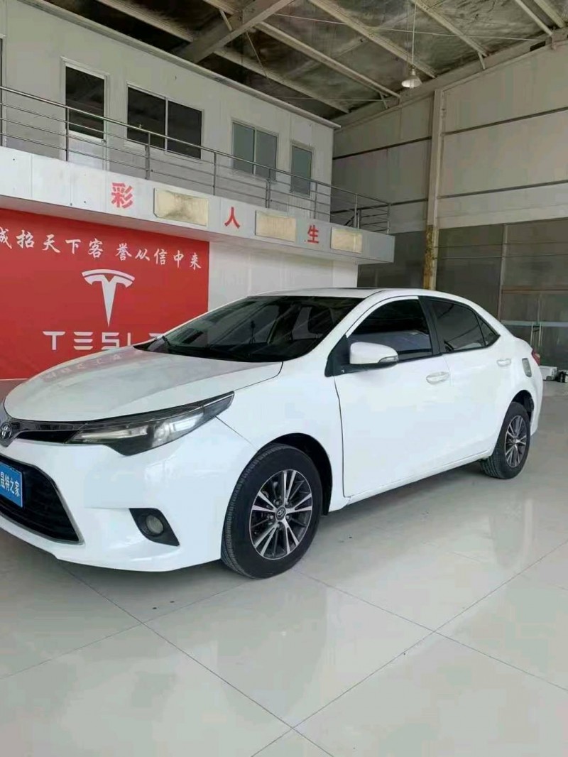 青岛16年丰田雷凌8