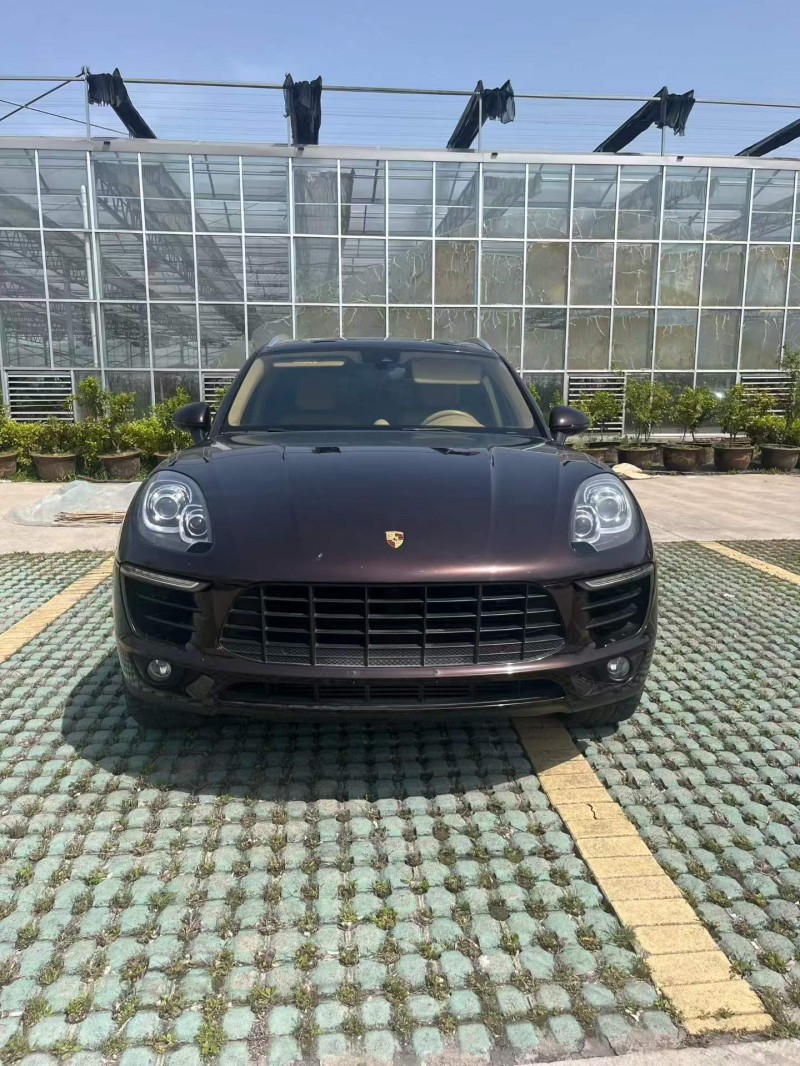 宿迁16年保时捷Macan1