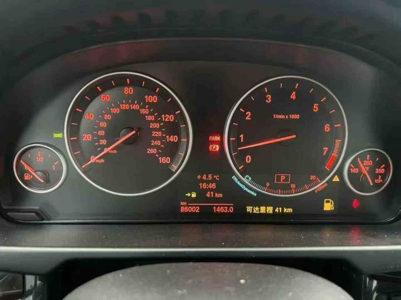张家界15年宝马X55