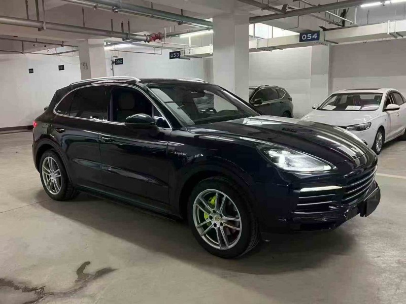 张家界21年保时捷卡宴3