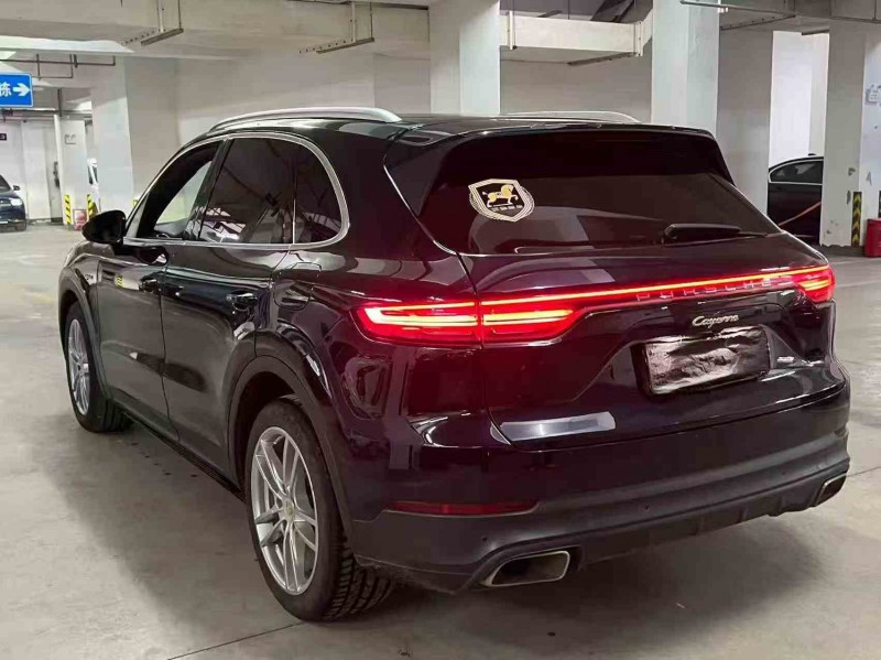 张家界21年保时捷卡宴7