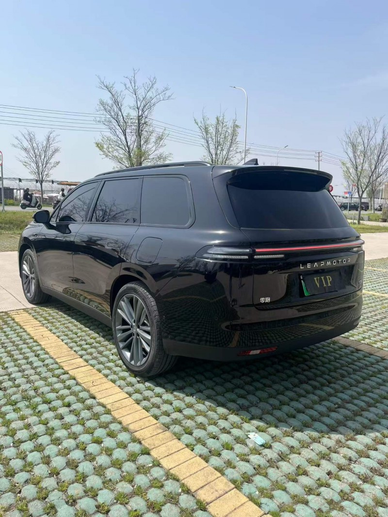 宿迁25年零跑汽车C167