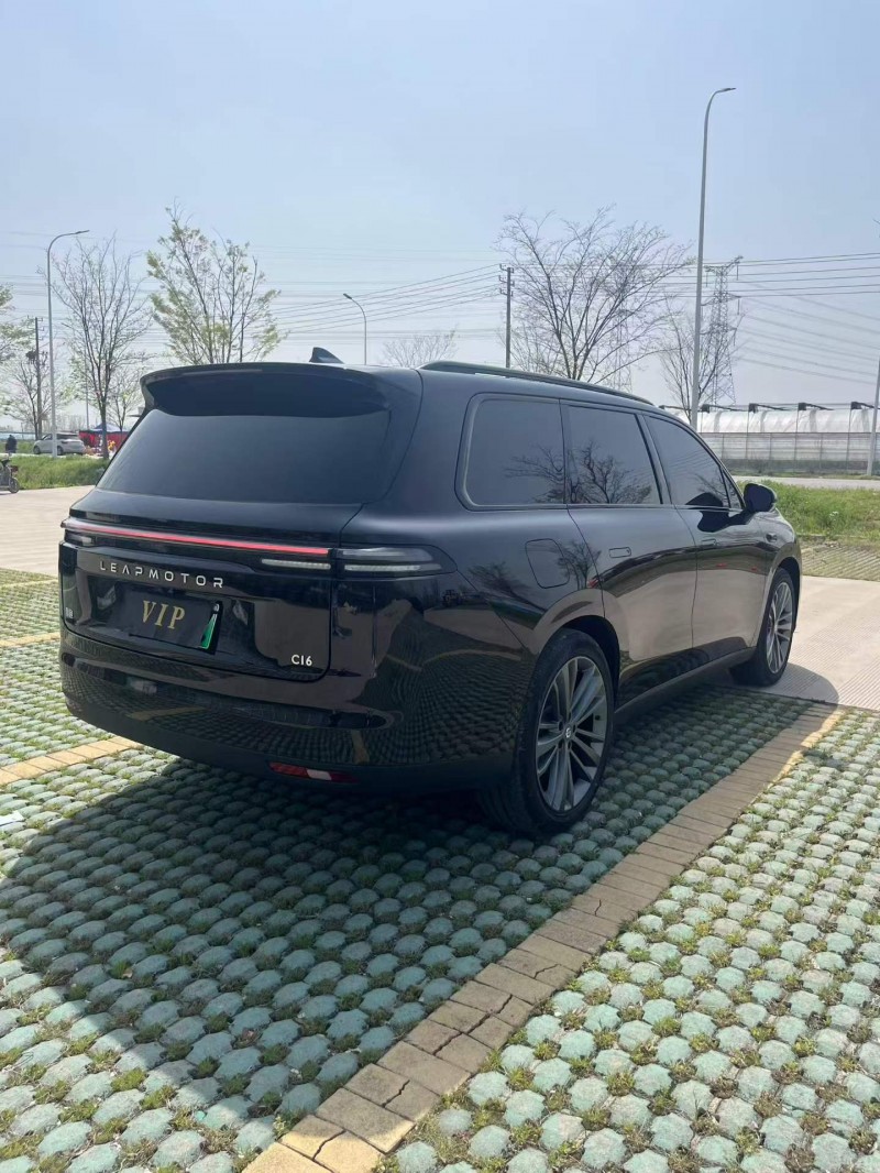 宿迁25年零跑汽车C168