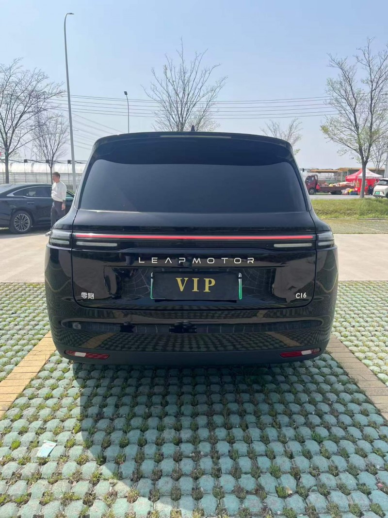 宿迁25年零跑汽车C169