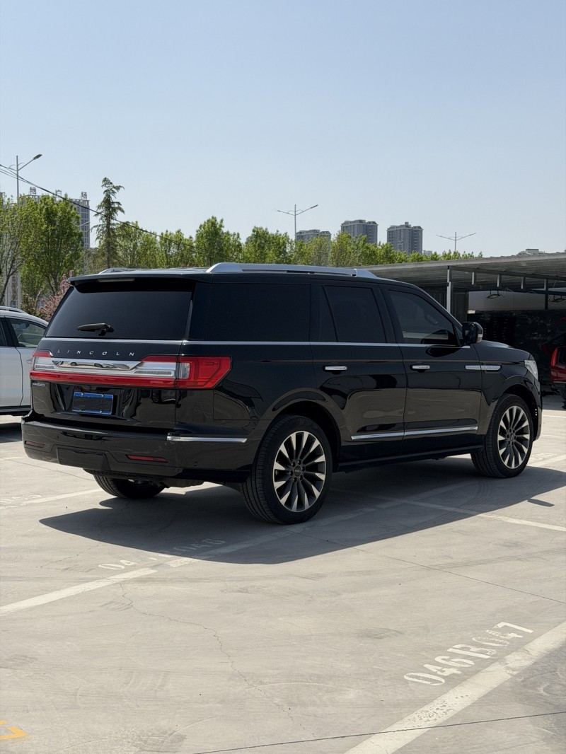 新乡20年林肯领航员7