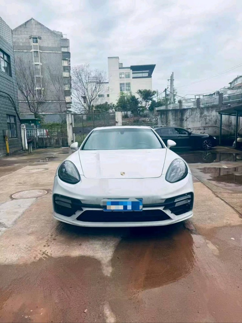 南昌16年保时捷帕拉梅拉1