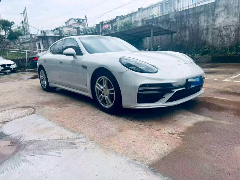 南昌16年保时捷帕拉梅拉2