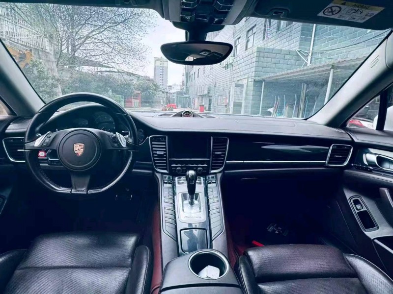 南昌16年保时捷帕拉梅拉8