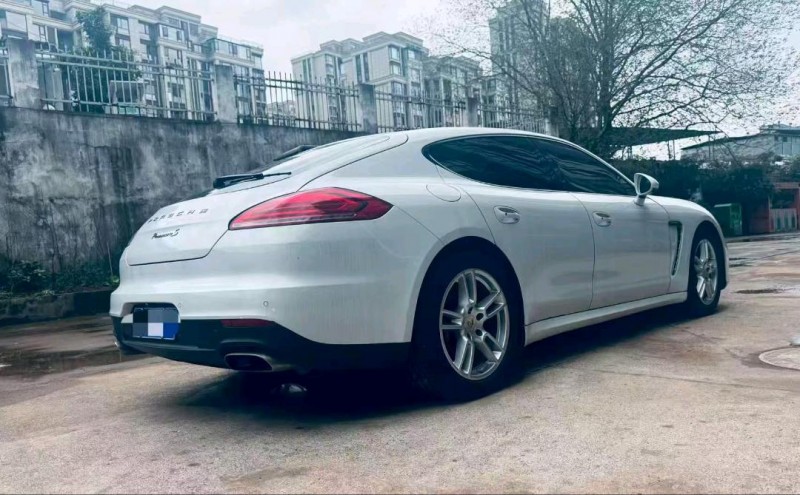 南昌16年保时捷帕拉梅拉9