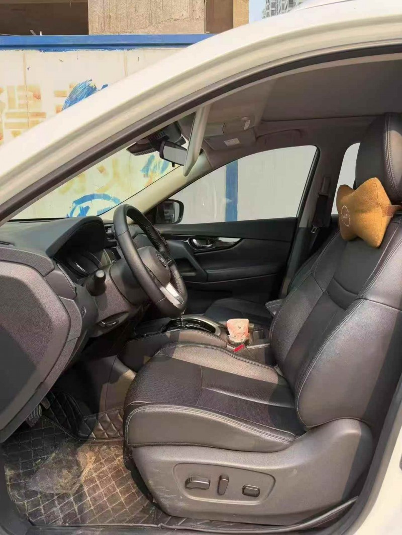 梧州22年日产奇骏4