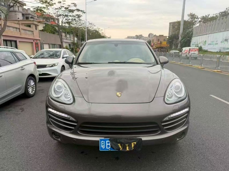 深圳14年保时捷卡宴1