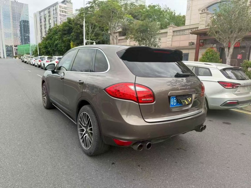 深圳14年保时捷卡宴9