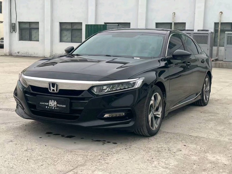 襄阳18年本田雅阁2