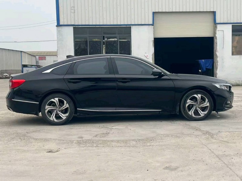 襄阳18年本田雅阁6