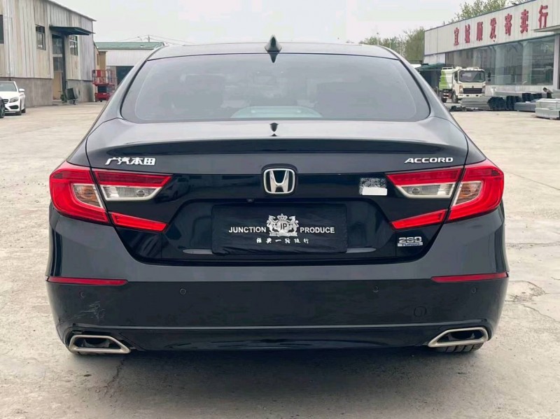 襄阳18年本田雅阁7