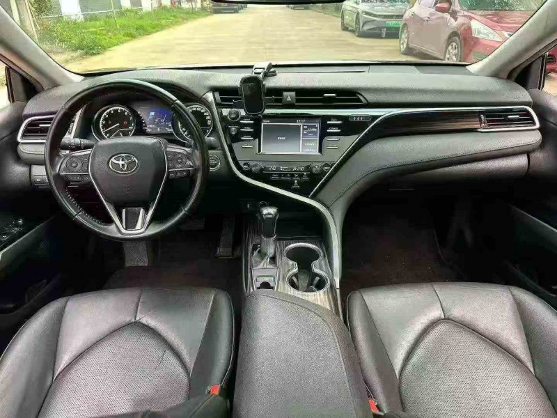 佛山19年丰田凯美瑞2