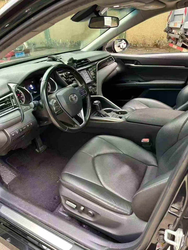 佛山19年丰田凯美瑞3