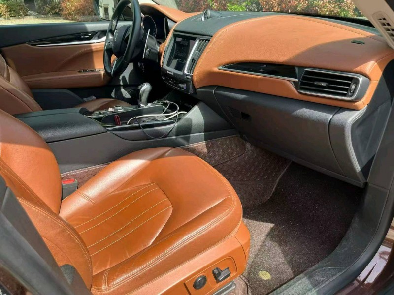 襄阳17年玛莎拉蒂Levante9