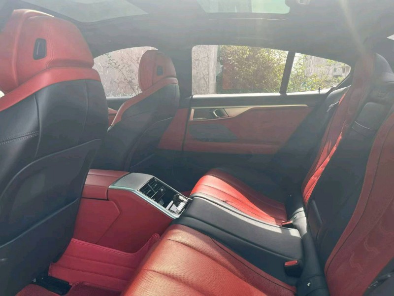 襄阳20年宝马8系4