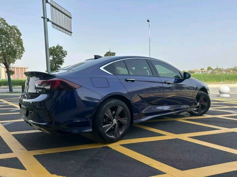 襄阳21年别克君威8