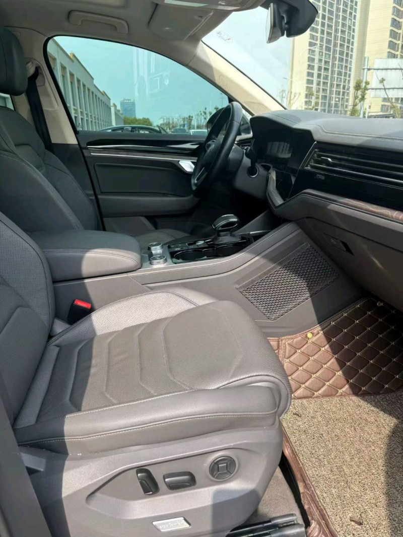 襄阳20年大众途锐8