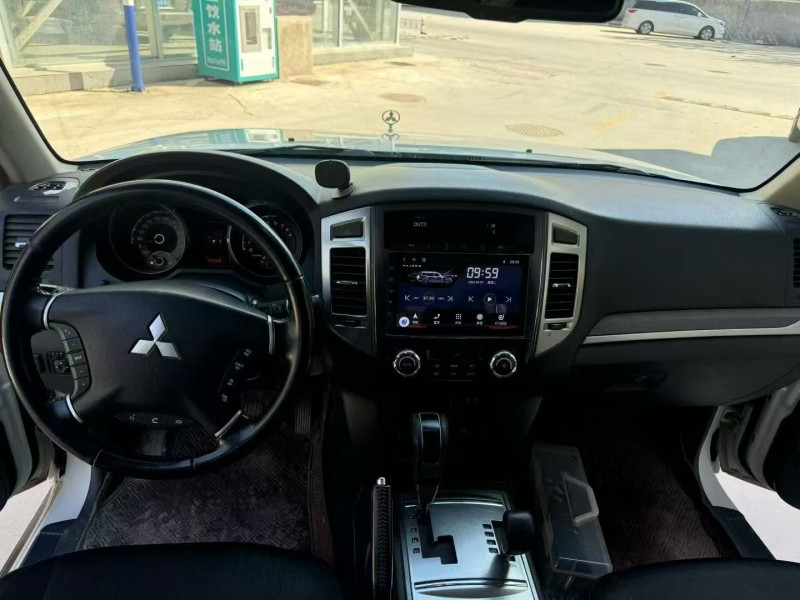 衡水20年三菱帕杰罗7