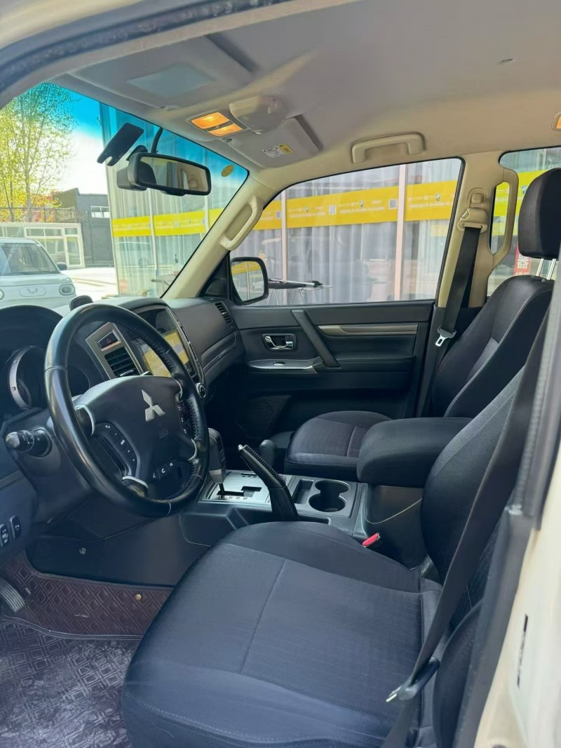 衡水20年三菱帕杰罗9