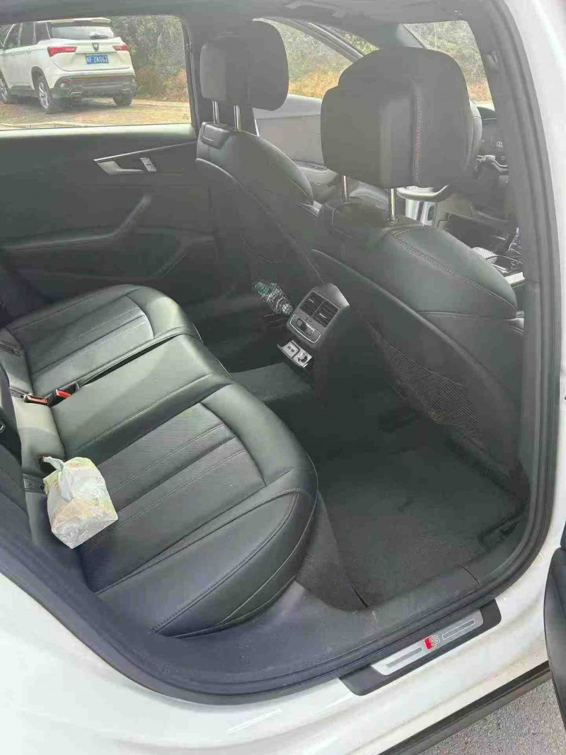 南宁25年奥迪A4L5