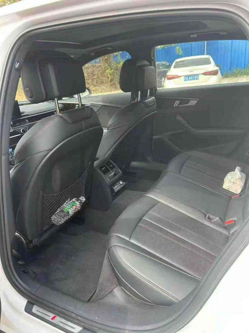 南宁25年奥迪A4L6