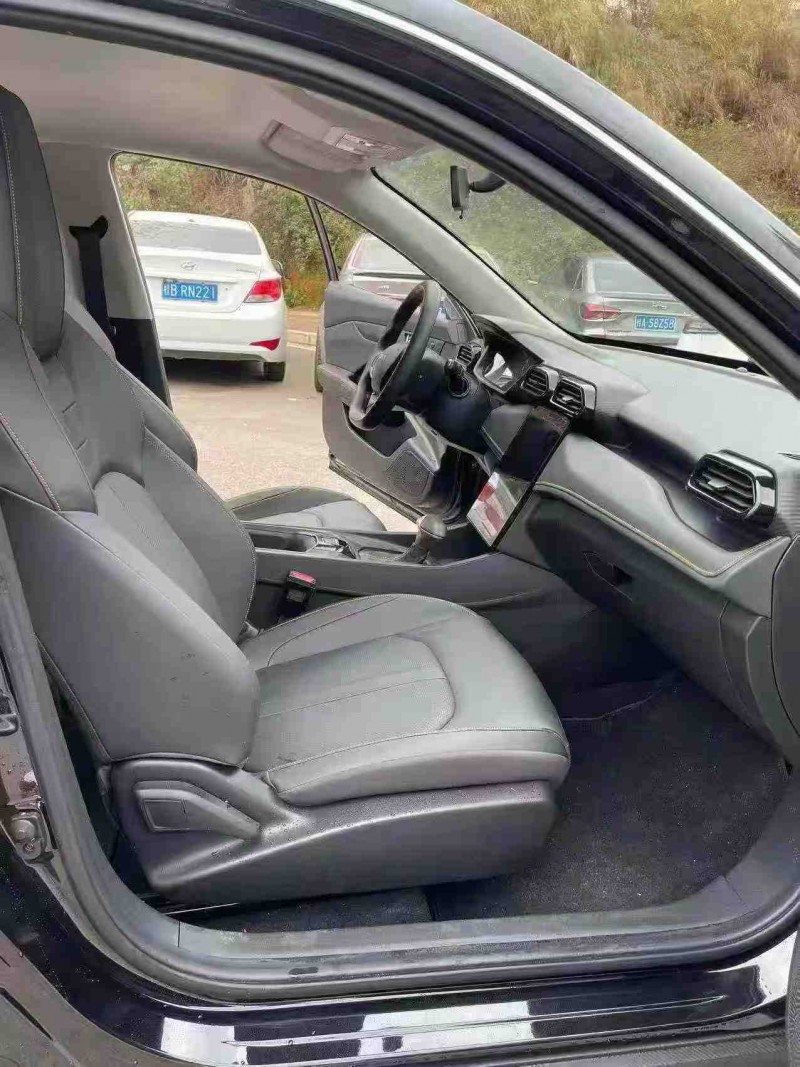 南宁26年东风奕炫5