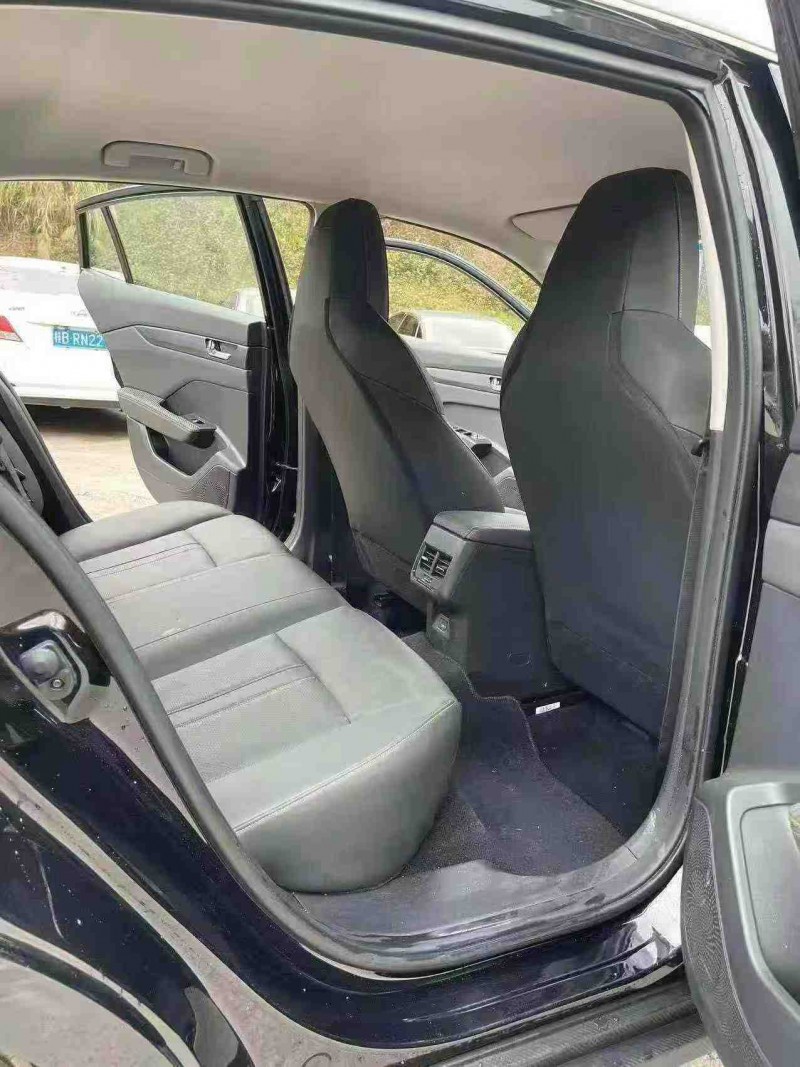 南宁26年东风奕炫6