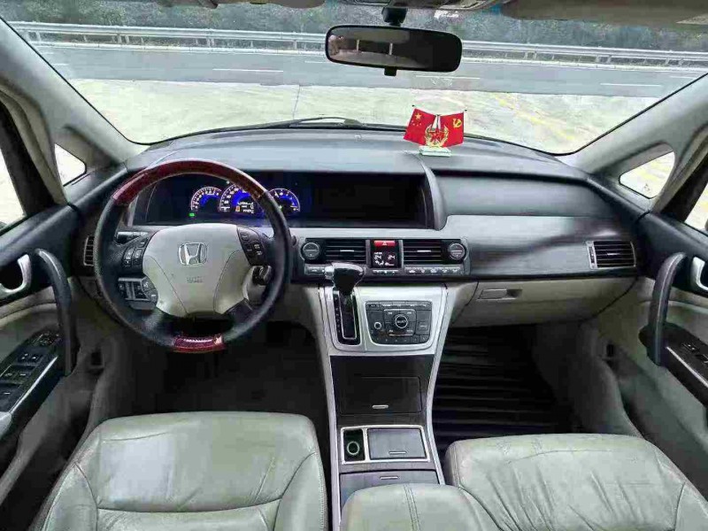 徐州15年本田艾力绅8