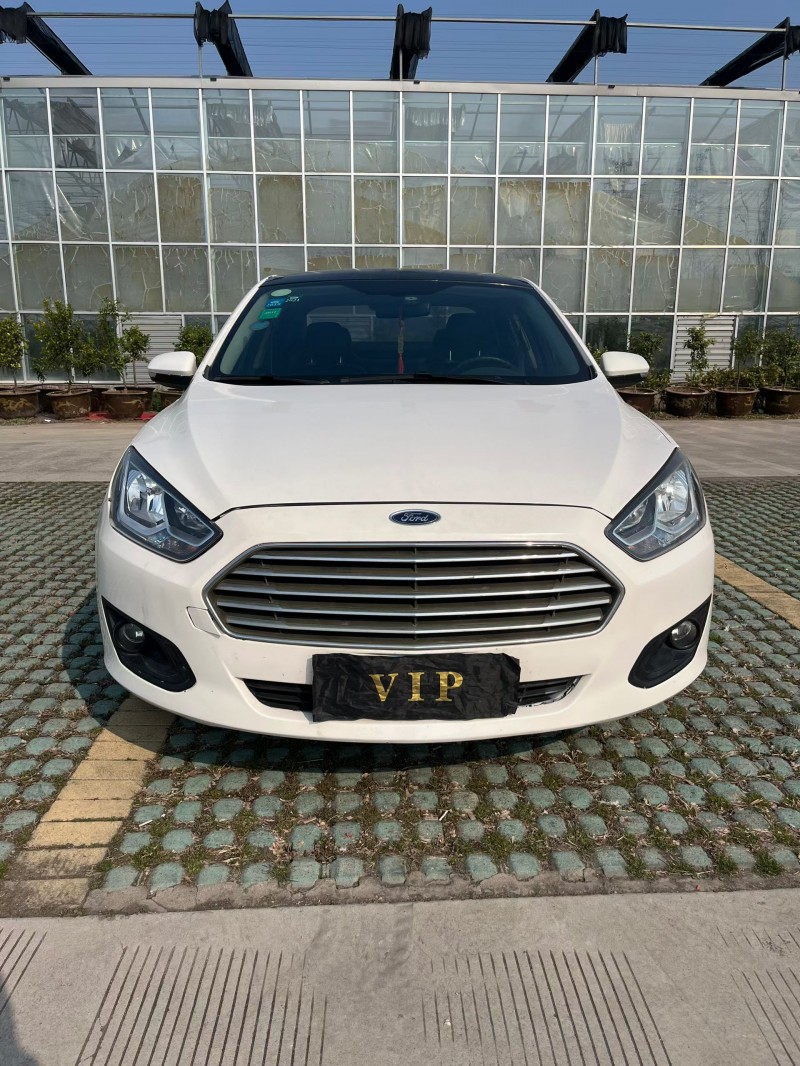 宿迁17年福特福睿斯1