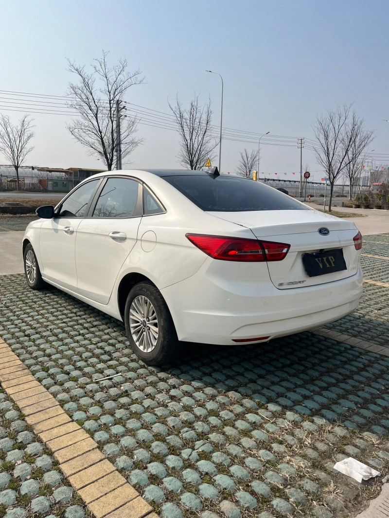 宿迁17年福特福睿斯7