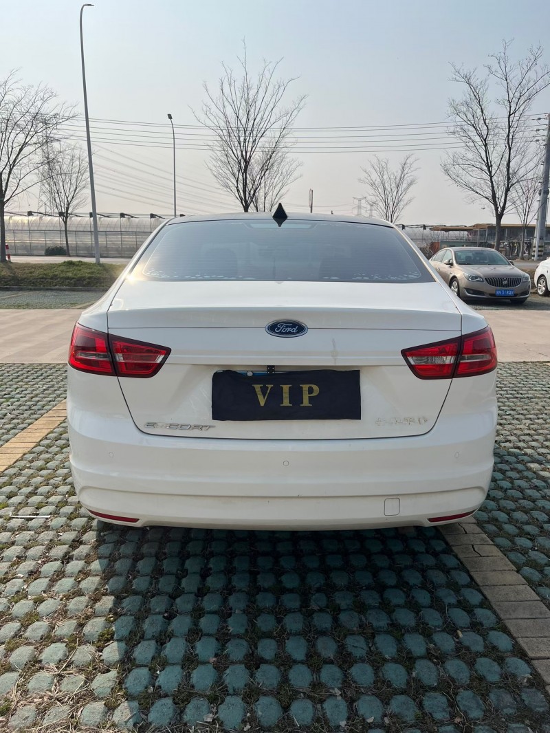 宿迁17年福特福睿斯9