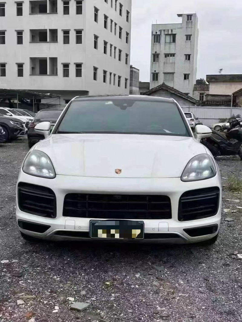 广州23年保时捷卡宴1