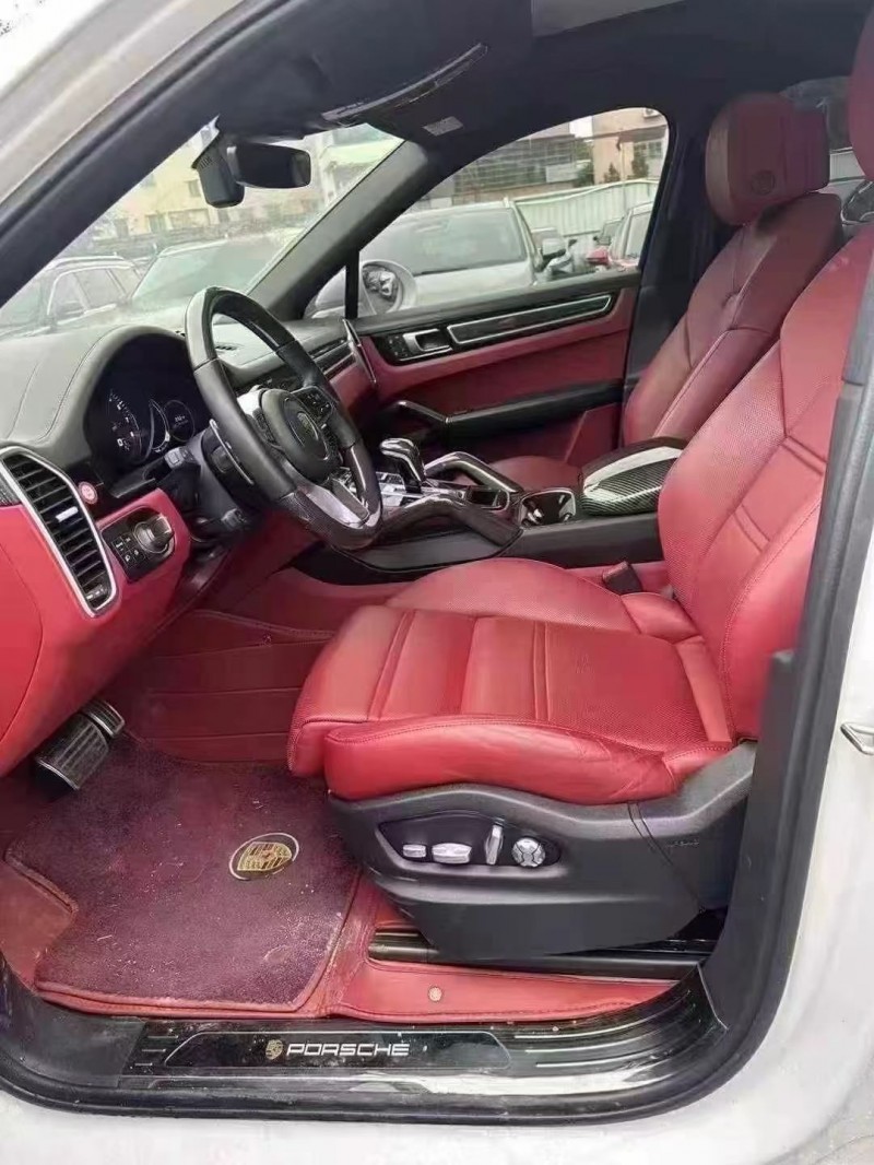 广州23年保时捷卡宴5