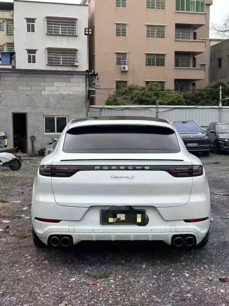 广州23年保时捷卡宴9