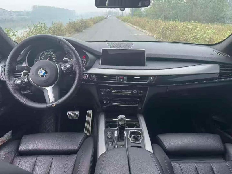 济宁17年宝马X56