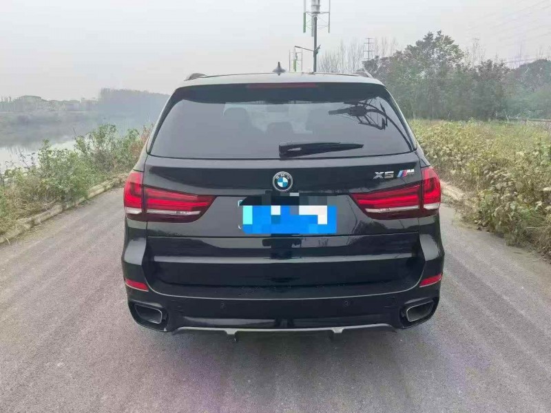 济宁17年宝马X59