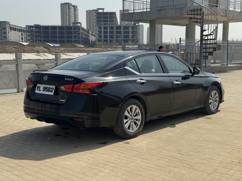 郑州22年日产天籁6