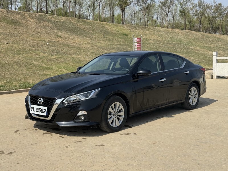 郑州22年日产天籁7