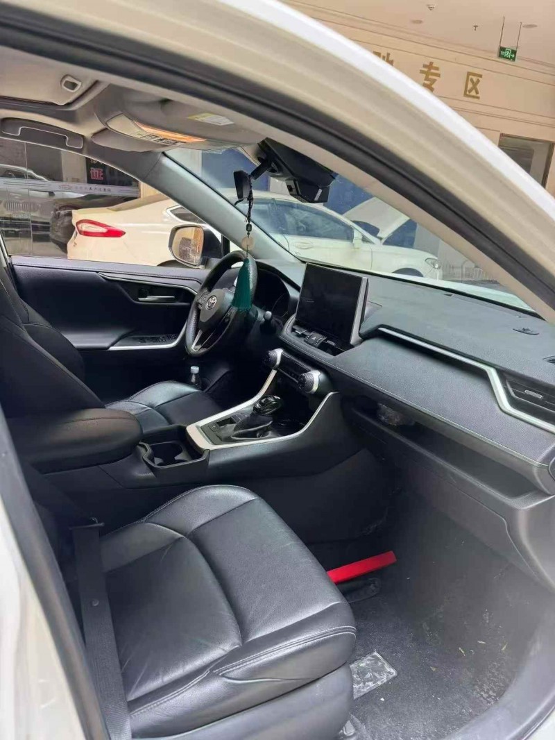 安庆21年丰田威兰达4