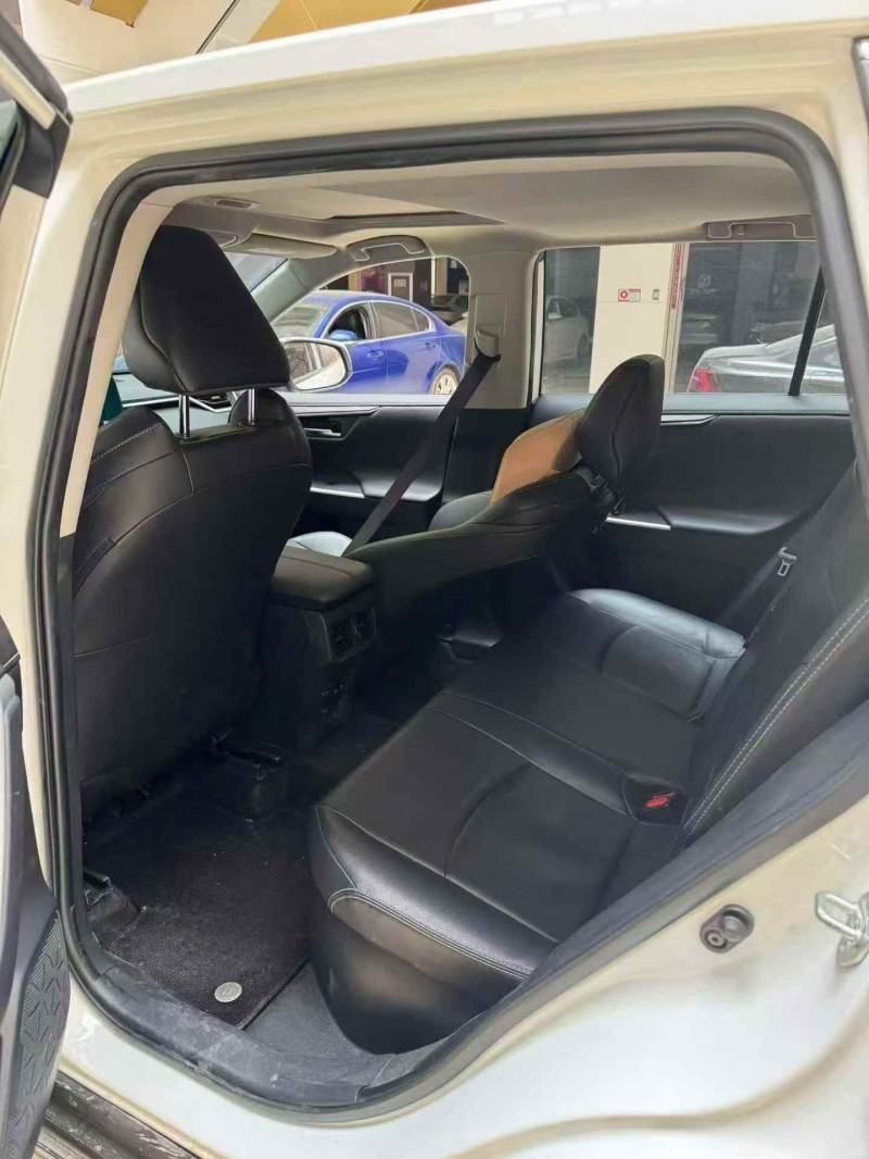 安庆21年丰田威兰达5