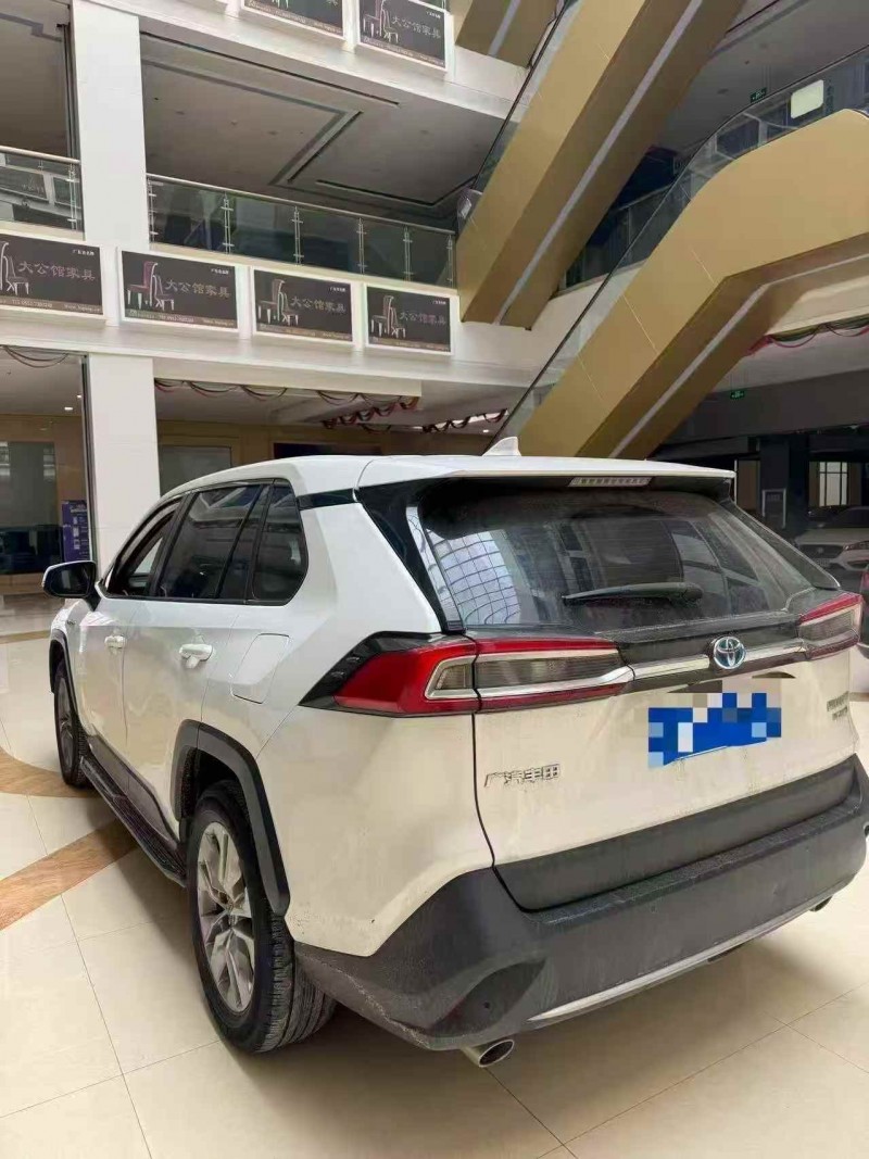 安庆21年丰田威兰达8