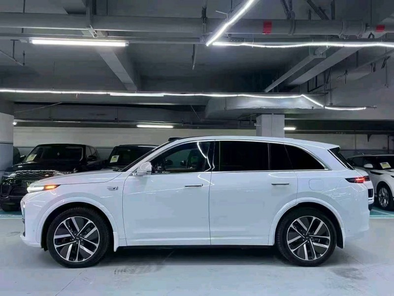 广州23年理想L76